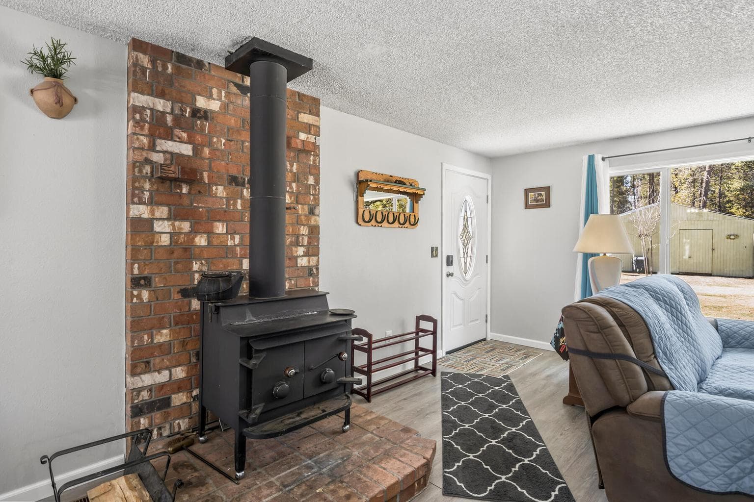 Photo of 16532 Fawn Court 11 of 32