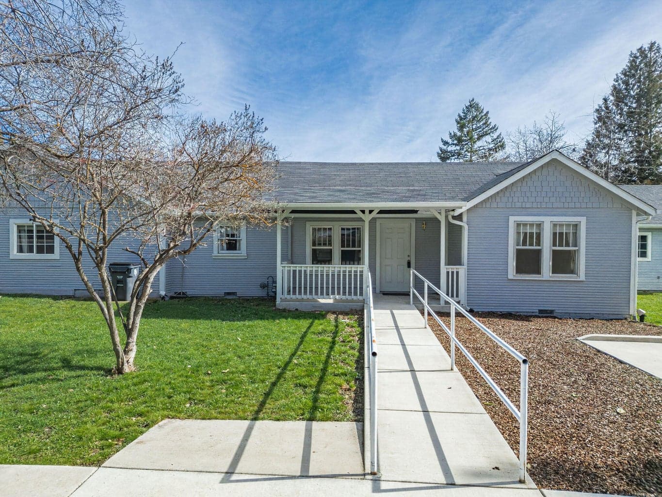 Photo of 2165 Crestbrook 2 of 50