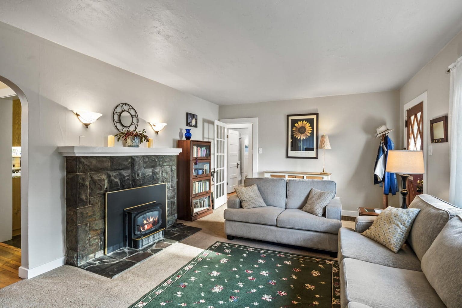 Photo of 429 NW State Street 12 of 38