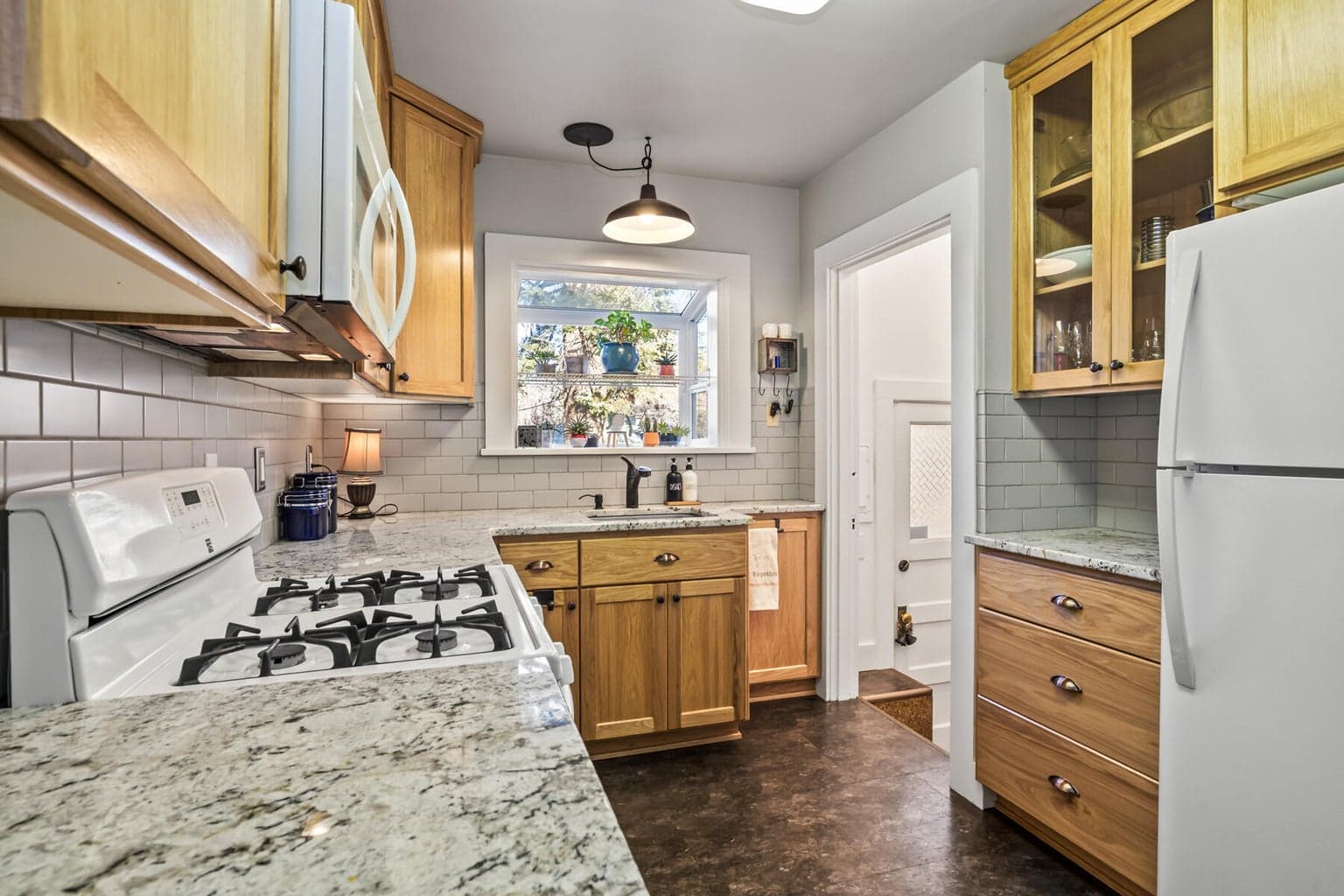Photo of 429 NW State Street 16 of 38