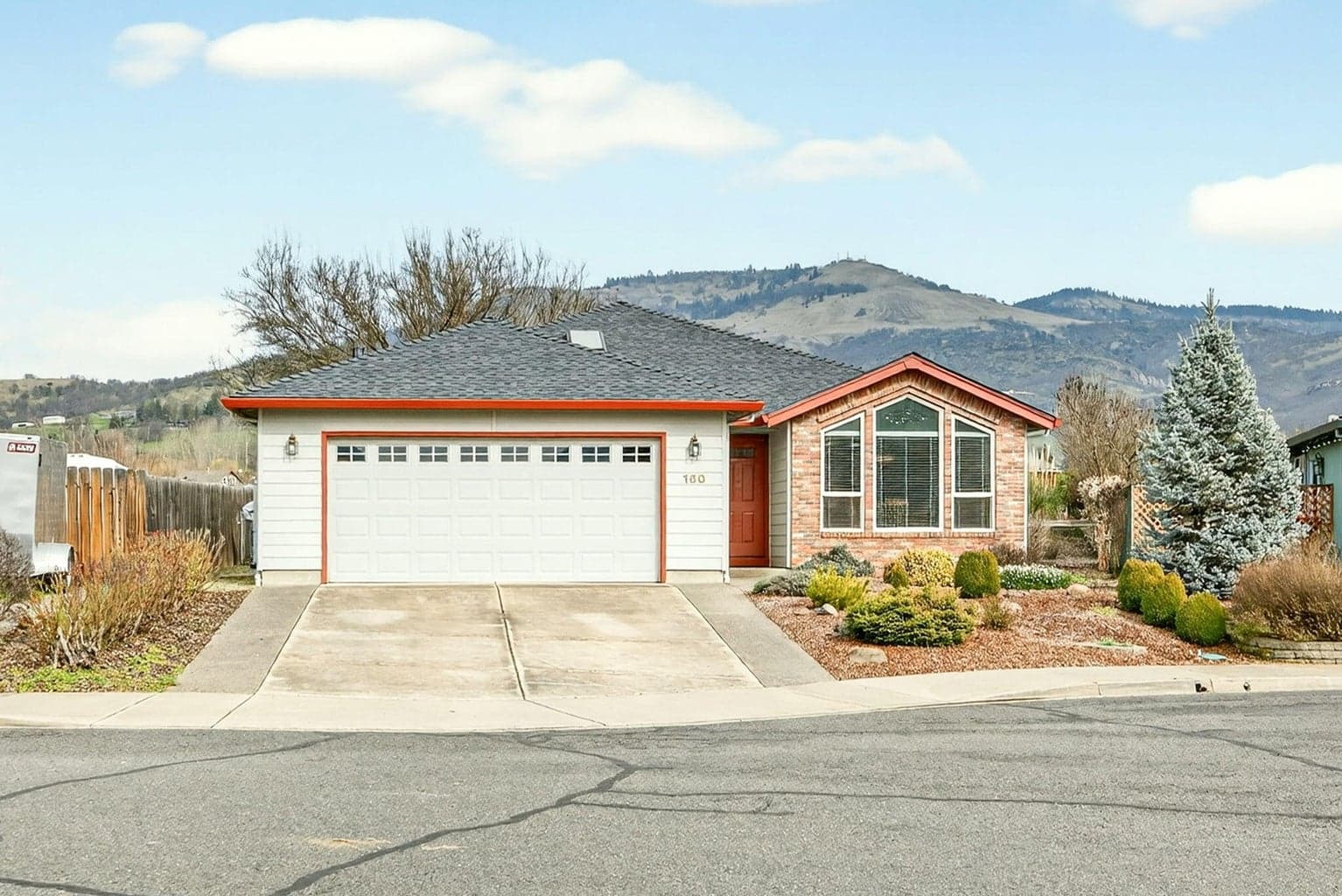 160 Meadow View, Phoenix, 97535