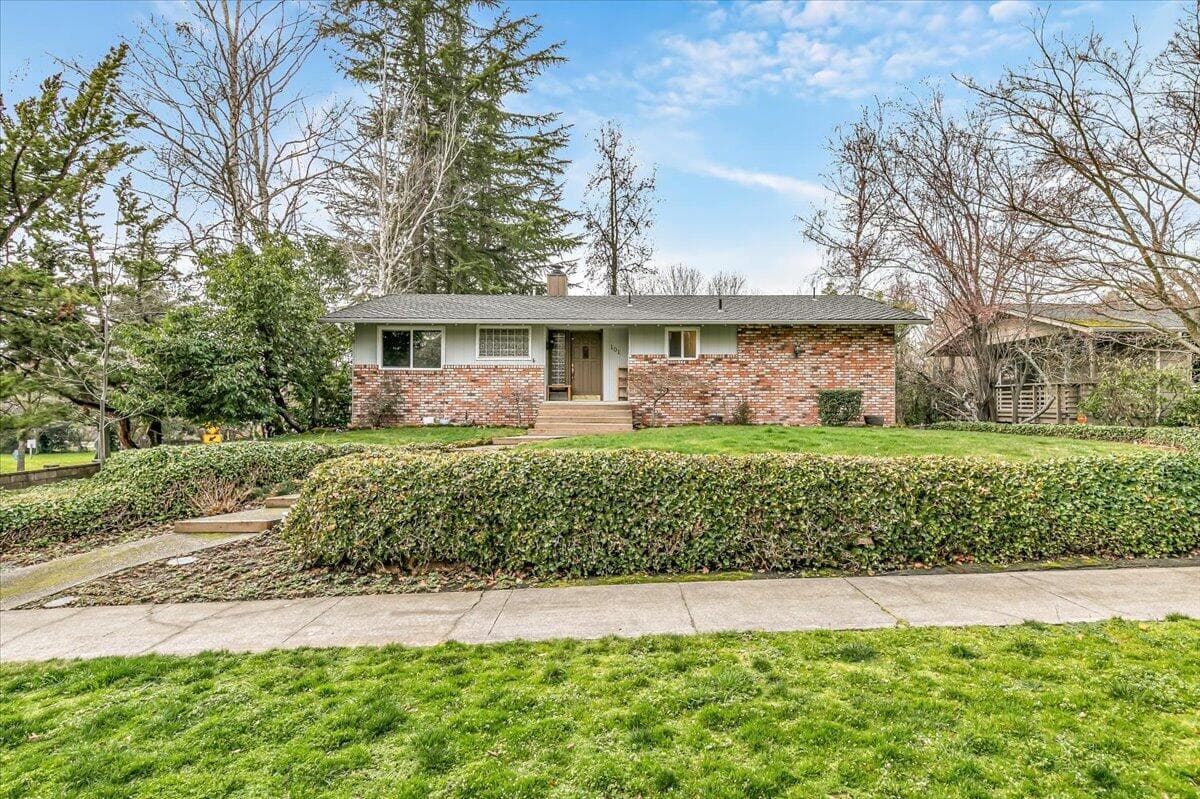 Photo of 101 Kensington Square 2 of 40