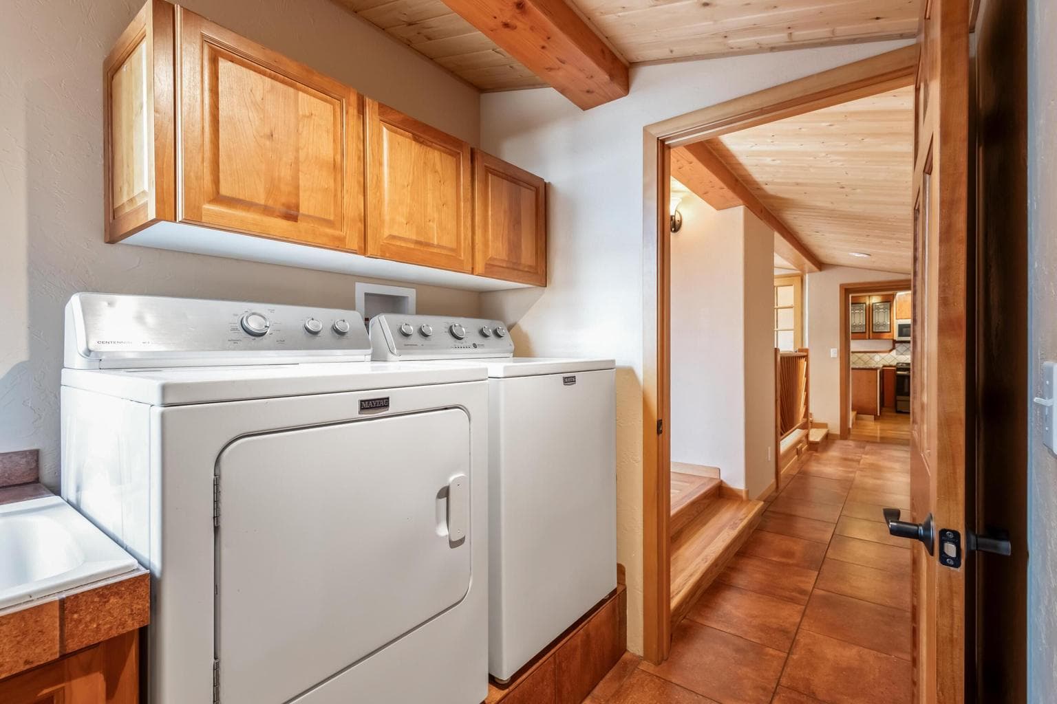 Handy laundry with sink and storage