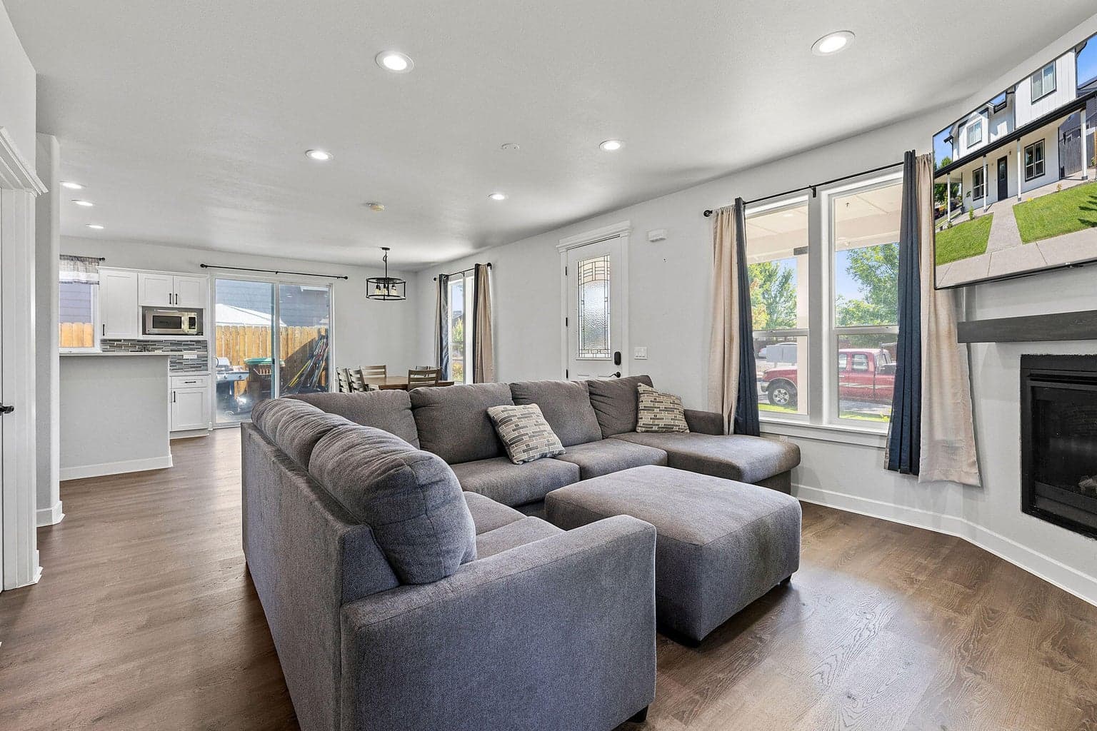 Living Room with Fireplace