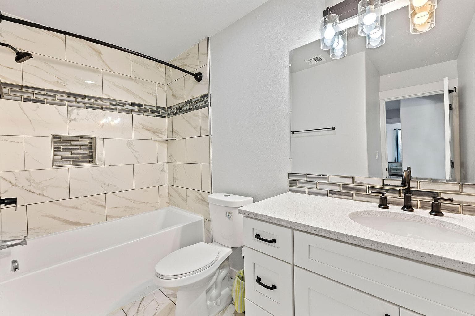 Upper Level Full Bathroom