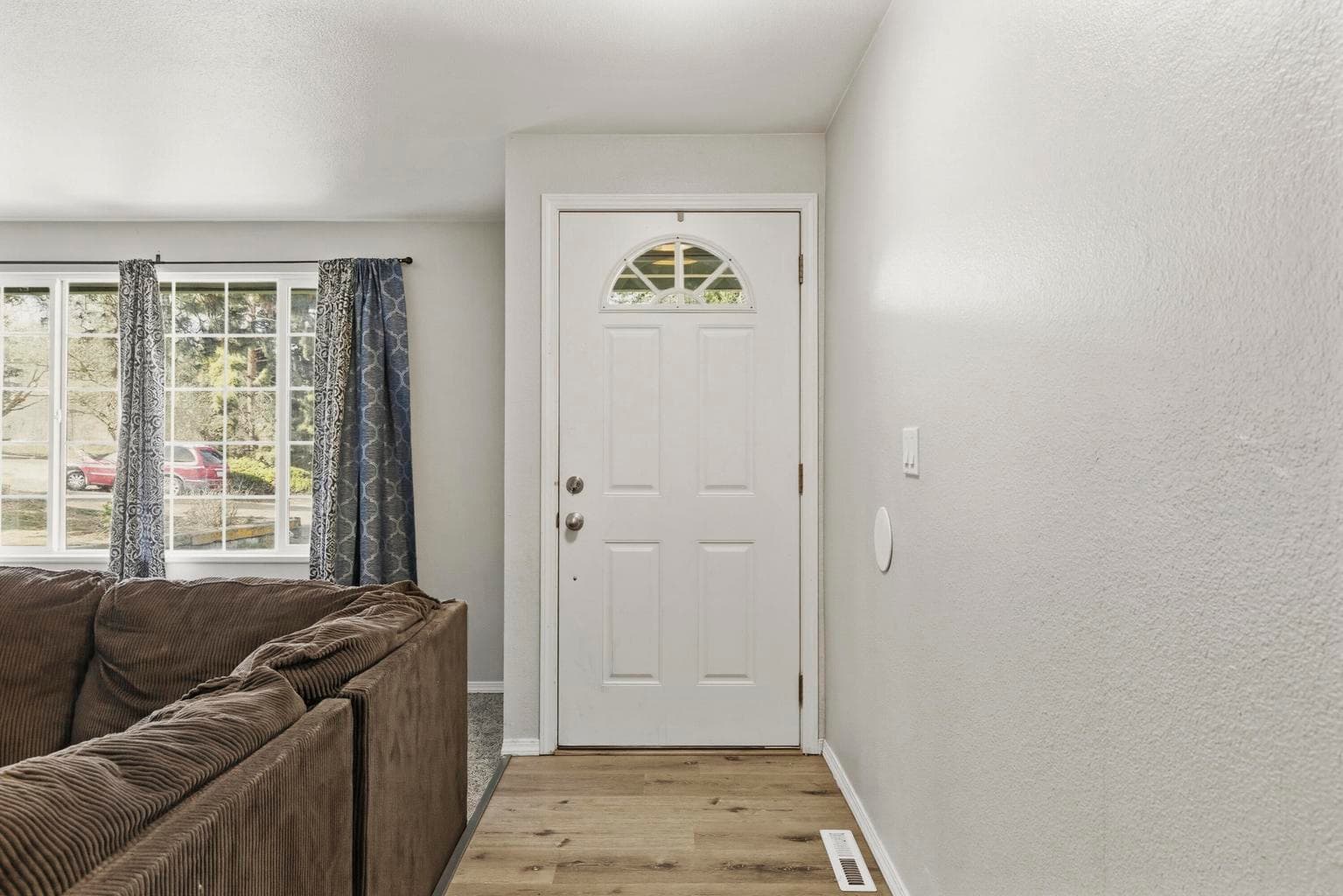 Photo of 2609 Berkeley 4 of 25