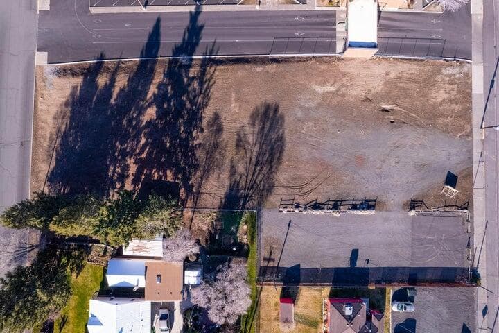 Photo of 660 SW 4th Street 19 of 19