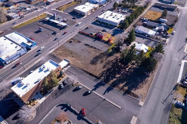 Photo of 660 SW 4th Street 14 of 19