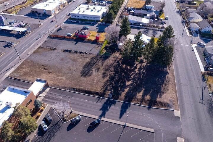 Photo of 660 SW 4th Street 11 of 19