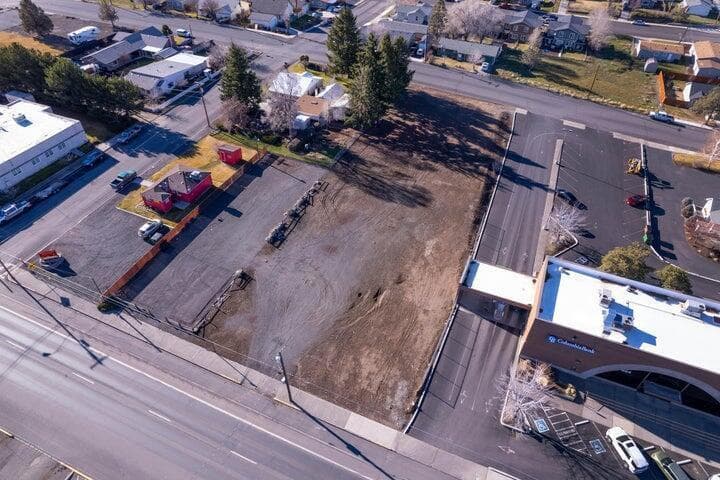 Photo of 660 SW 4th Street 10 of 19