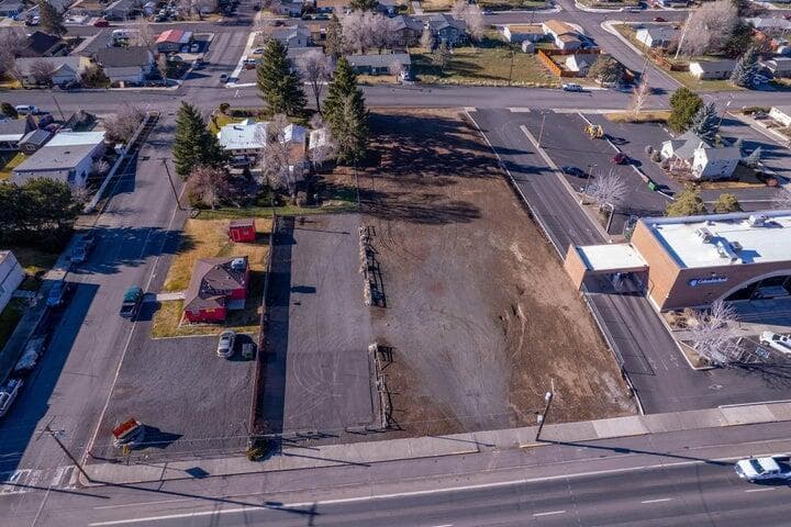 Photo of 660 SW 4th Street 9 of 19