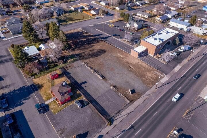 Photo of 660 SW 4th Street 6 of 19