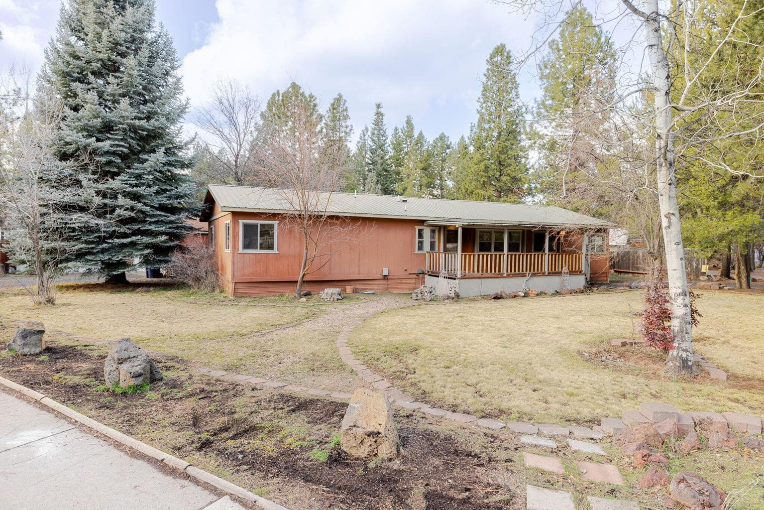 Photo of 60887 Lodgepole 1 of 32