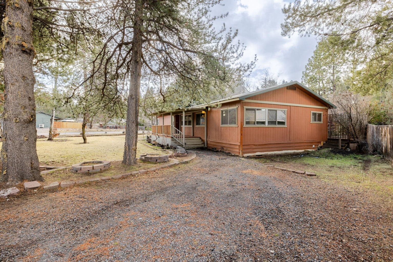 Photo of 60887 Lodgepole 3 of 32