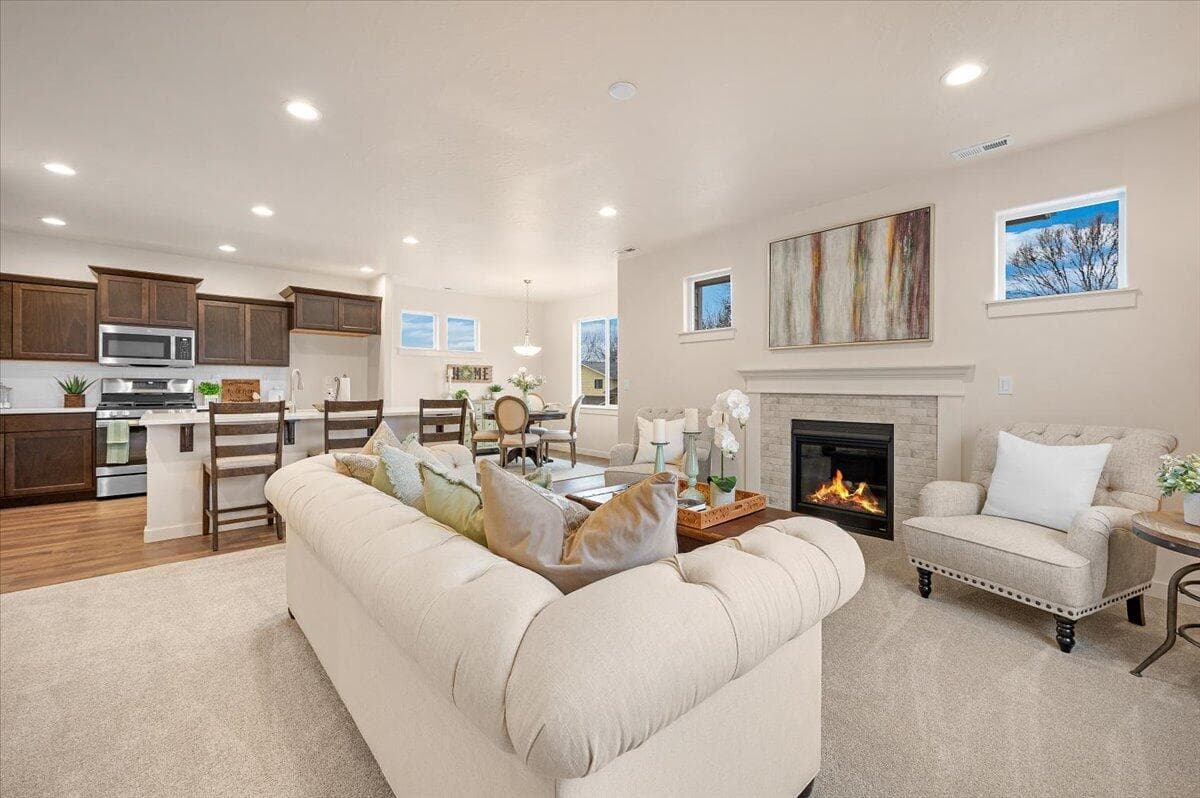 Photo of 21432 Livingston Drive 2 of 14