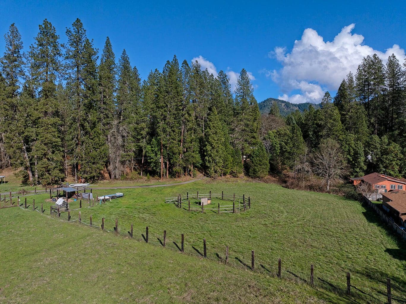 Photo of 6324 Evans Creek 3 of 31