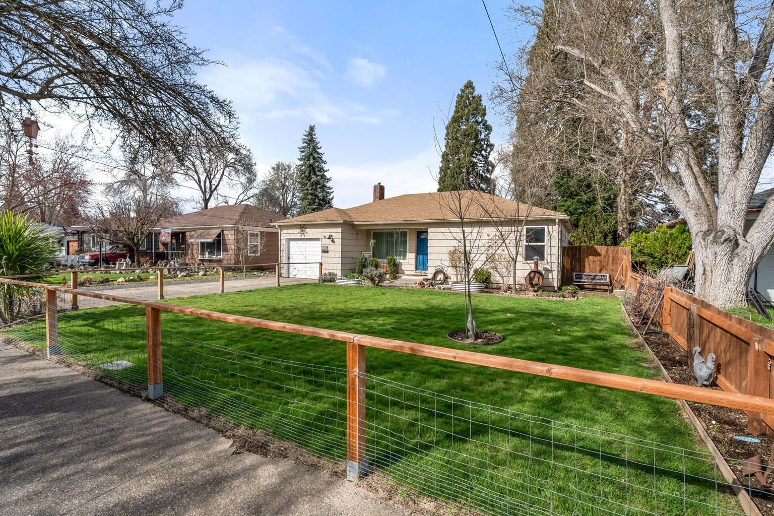 Photo of 1008 Mount Pitt 3 of 28