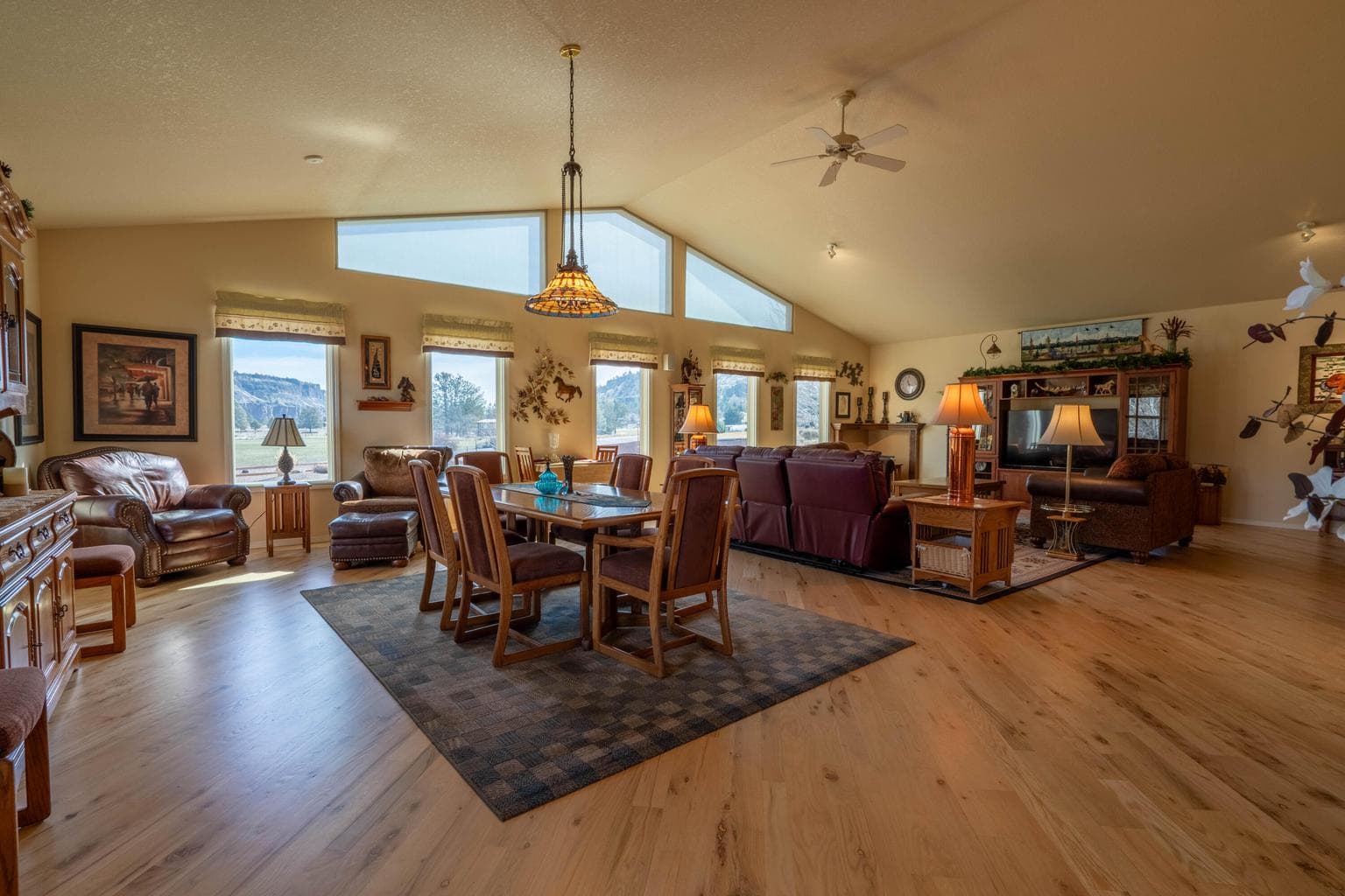 Photo of 11588 Horny Hollow 2 of 62