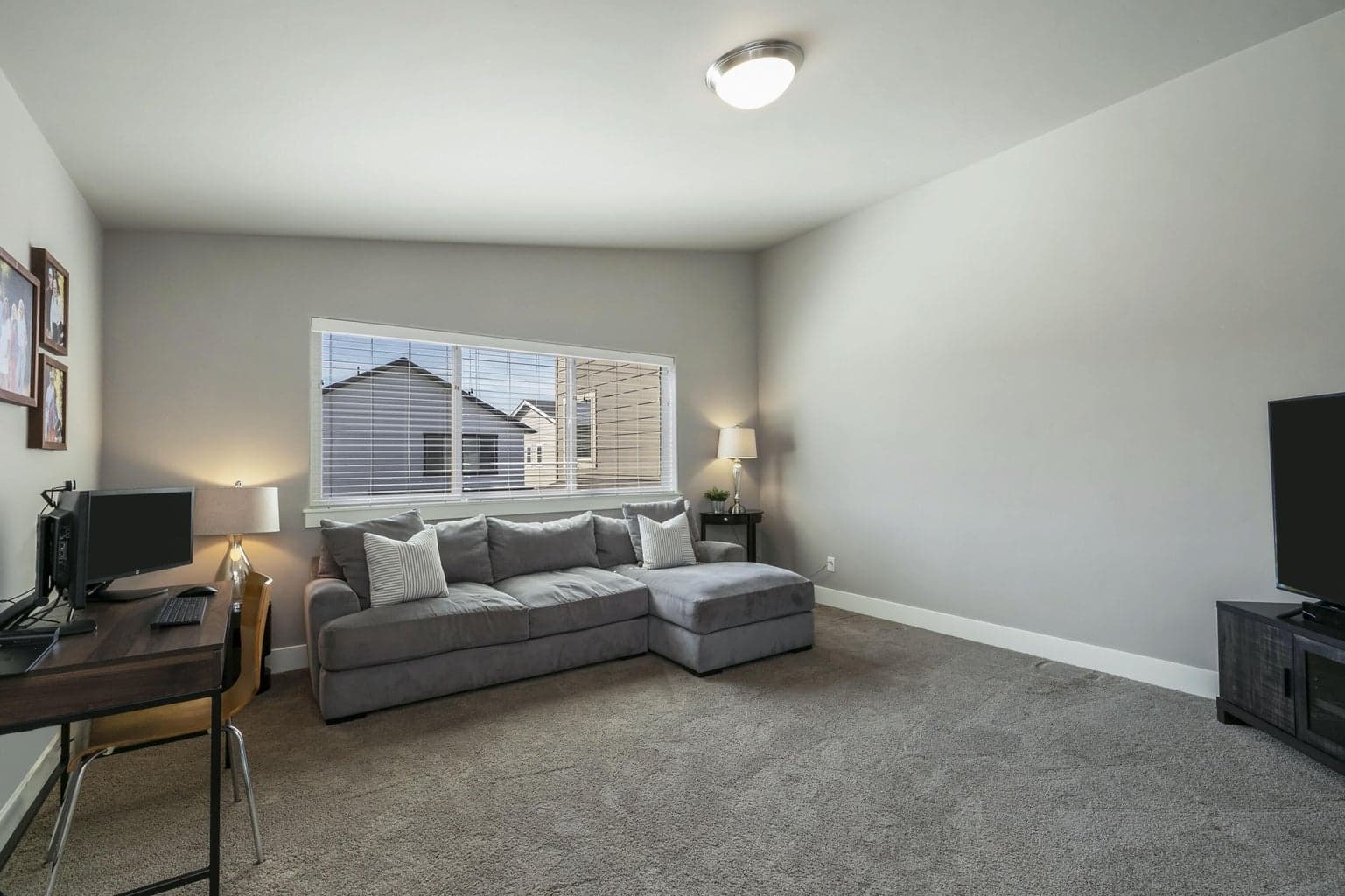 Photo of 3730 SW Badger Court 13 of 23