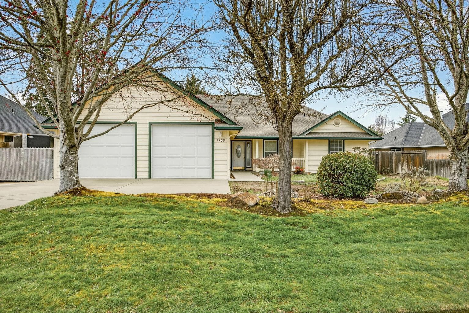 Photo of 1708 Leonard 3 of 46