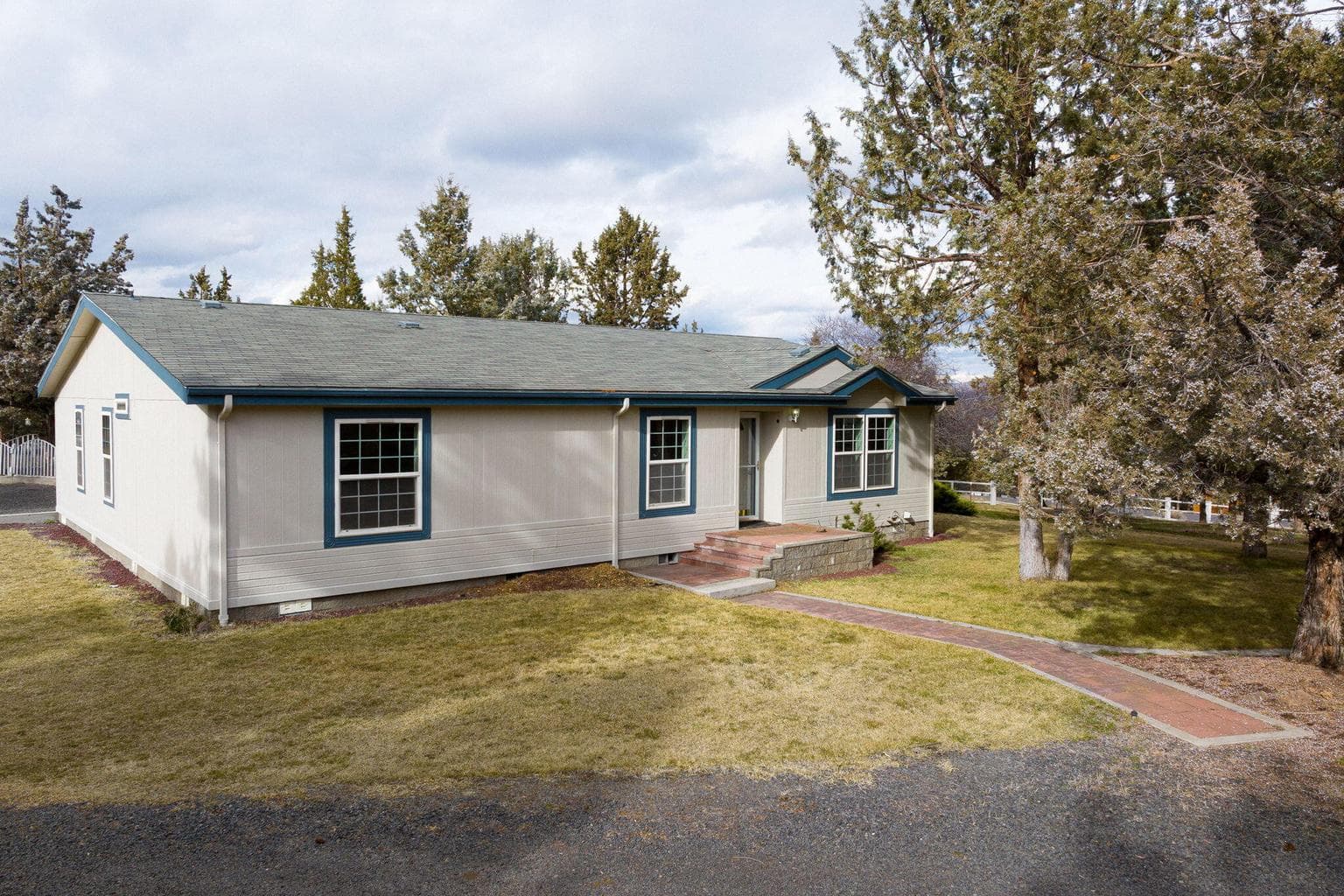 Photo of 4943 SE Jerry Drive 9 of 66