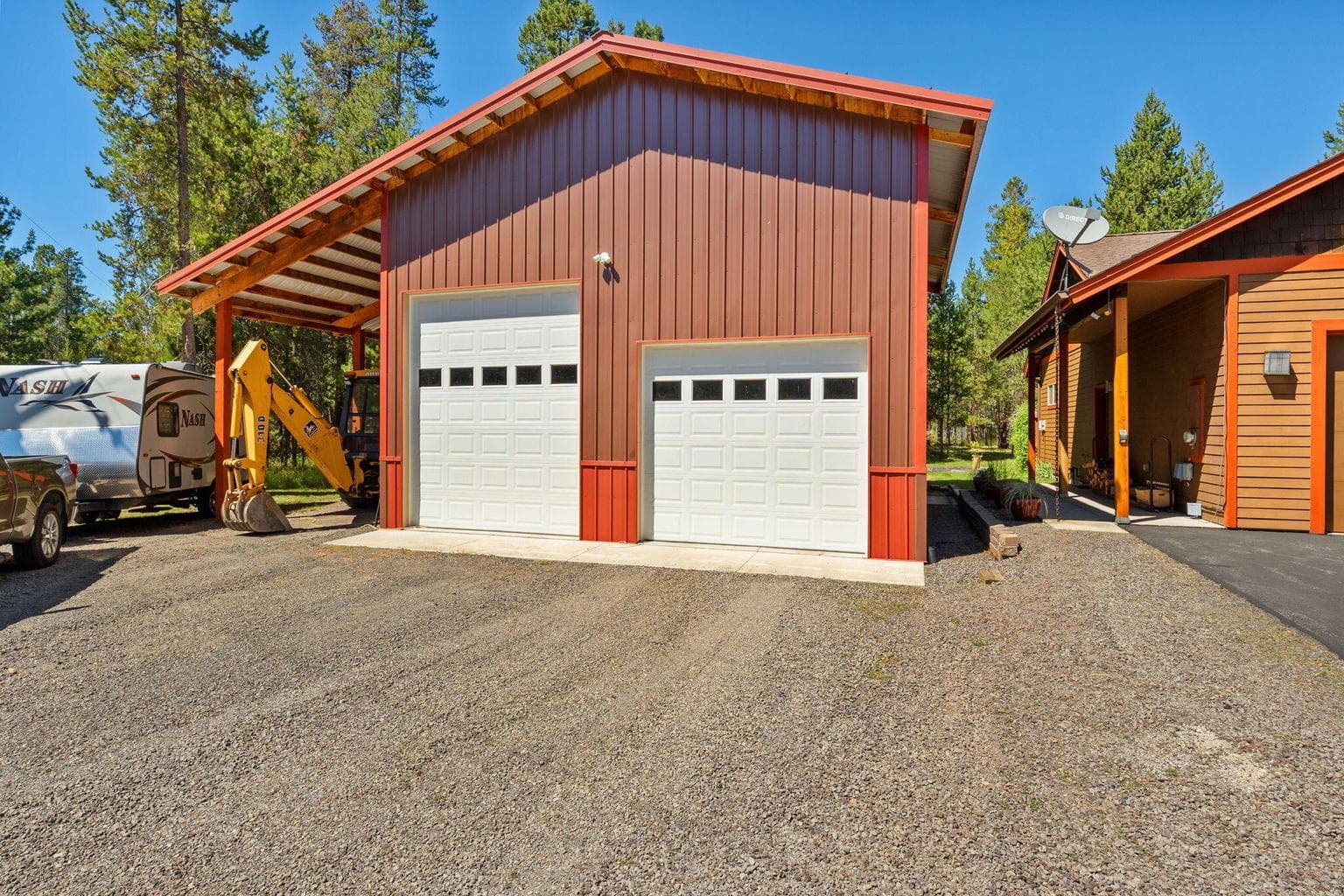 Two Bay RV Shop, with large garage doors. 220 volt and 200 amp panel.