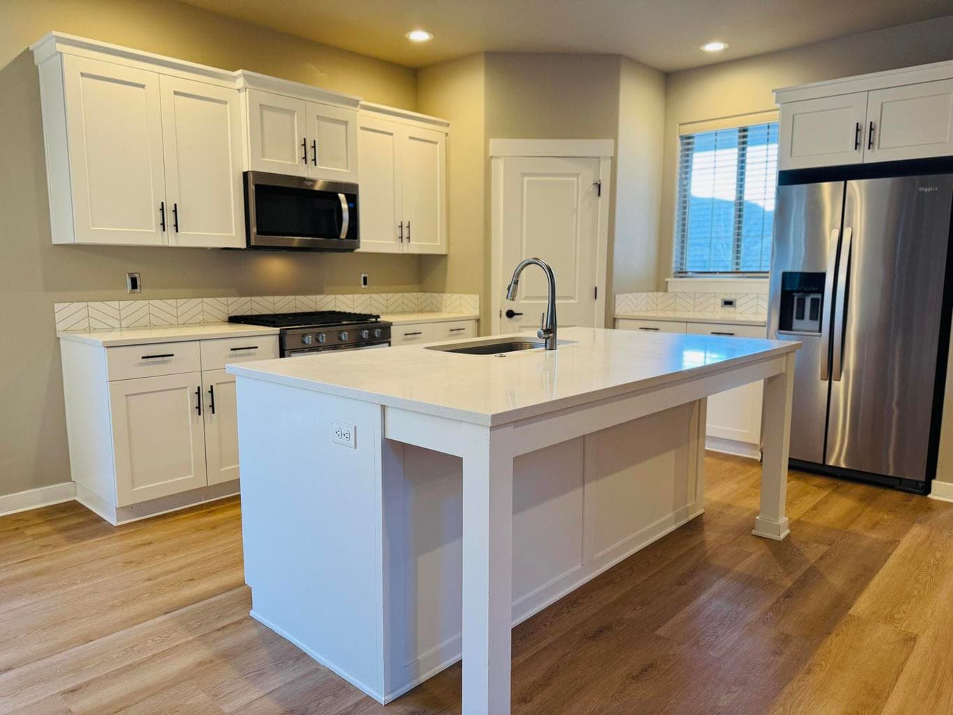 Photo of 1386 Wilshire 5 of 38