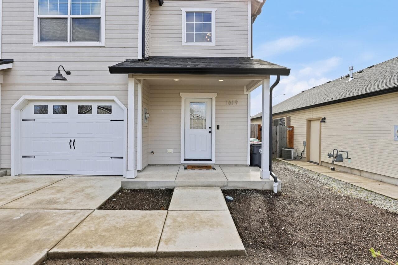 Photo of 1619 Columbus 3 of 30