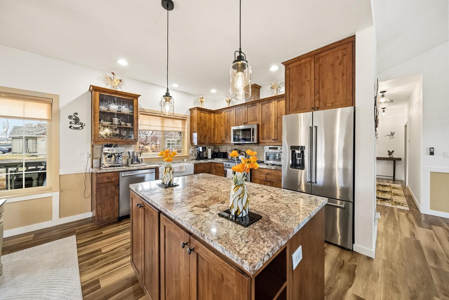 Photo of 147 NW Saddlehorn Court 10 of 26