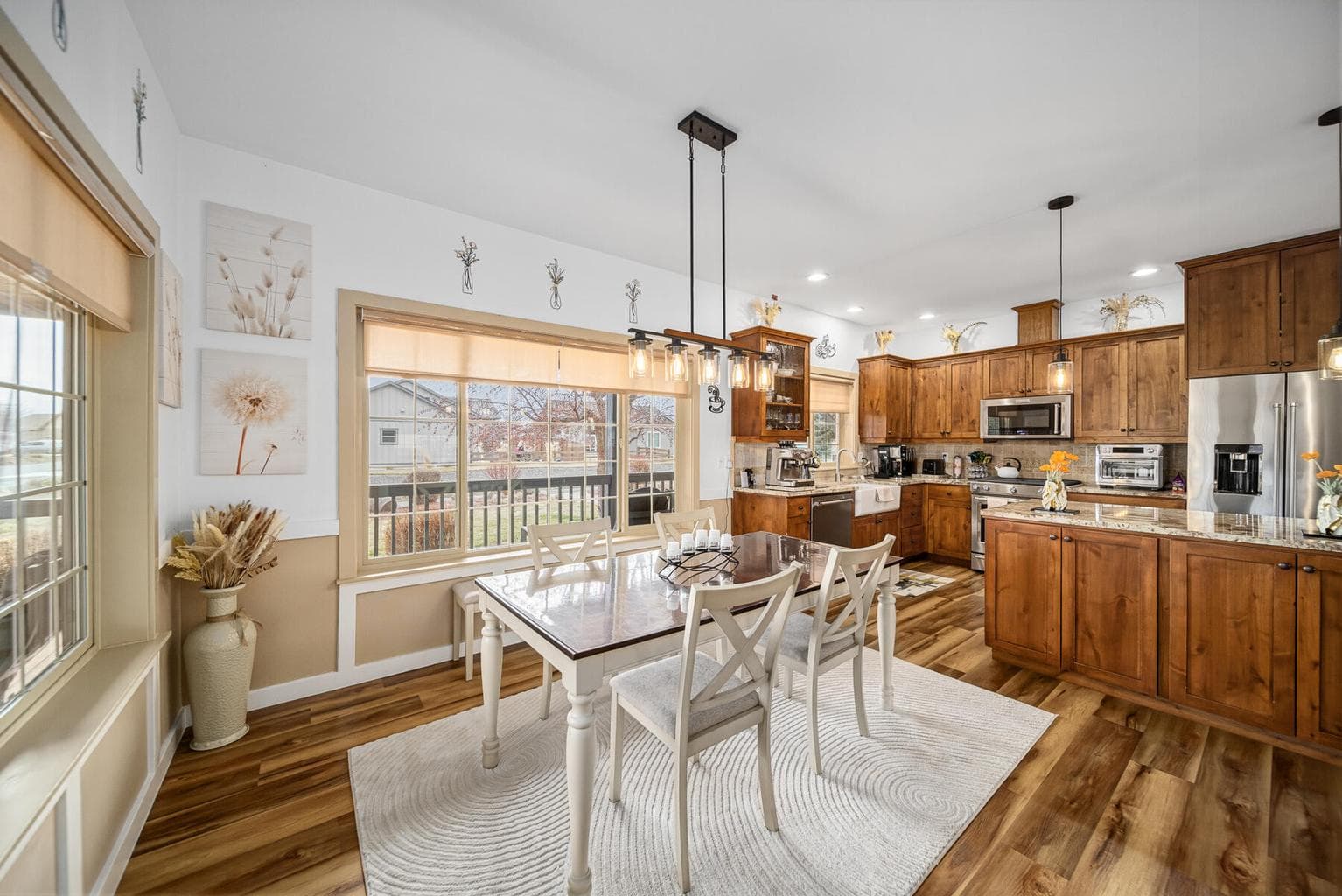 Photo of 147 NW Saddlehorn Court 15 of 26
