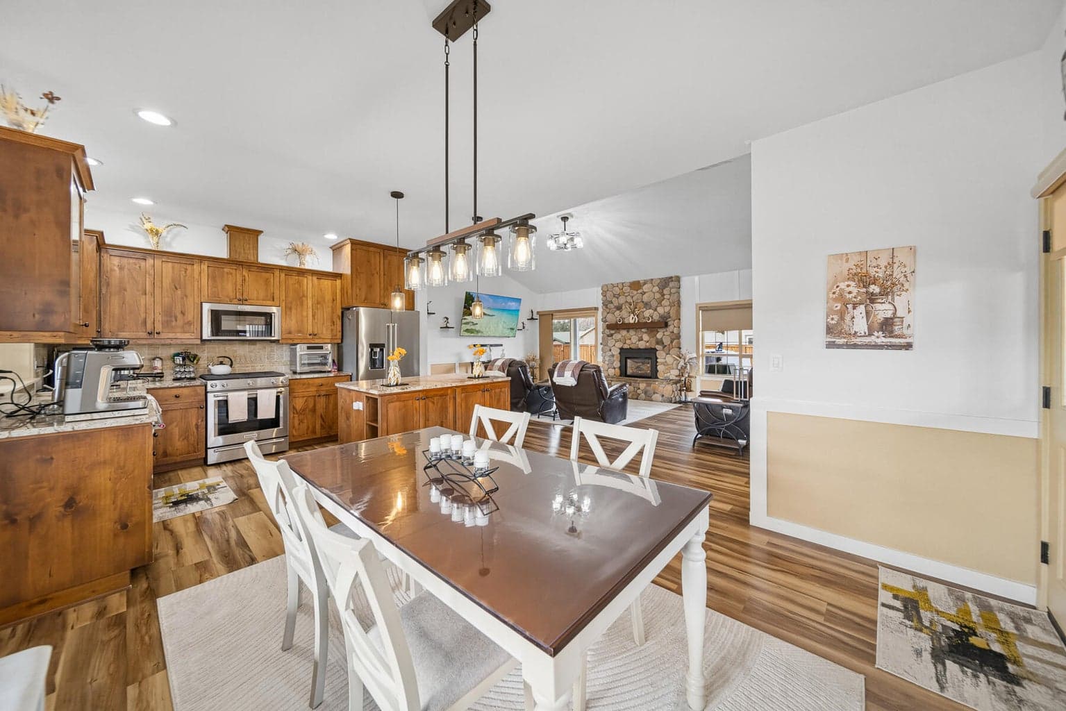 Photo of 147 NW Saddlehorn Court 16 of 26
