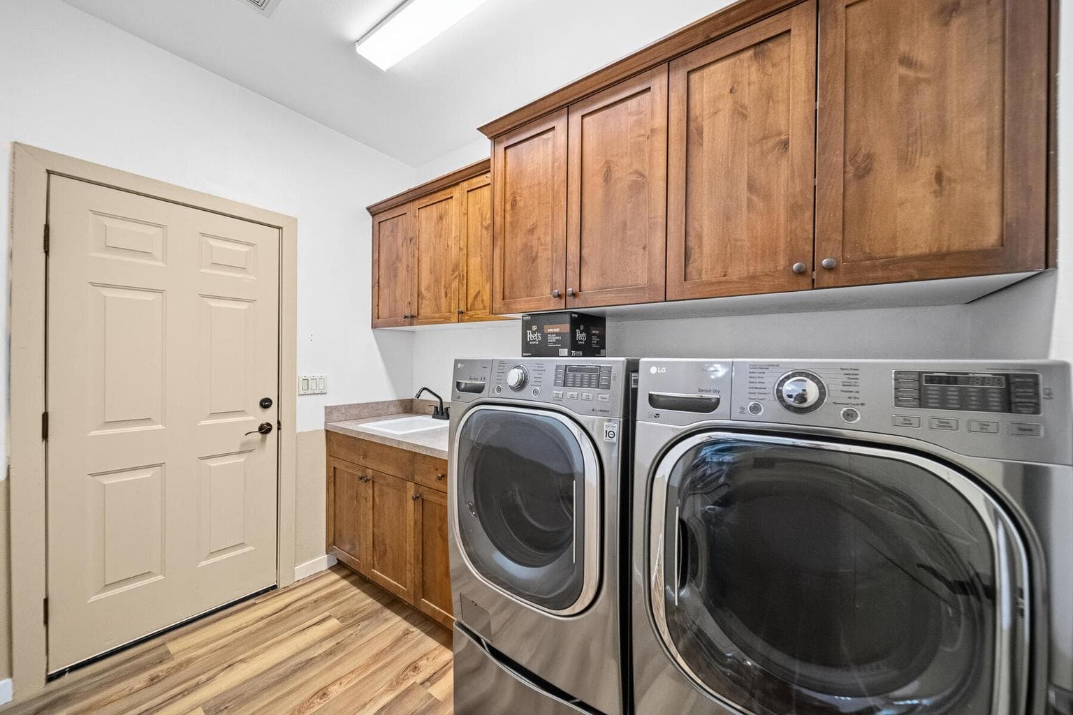 Photo of 147 NW Saddlehorn Court 26 of 26