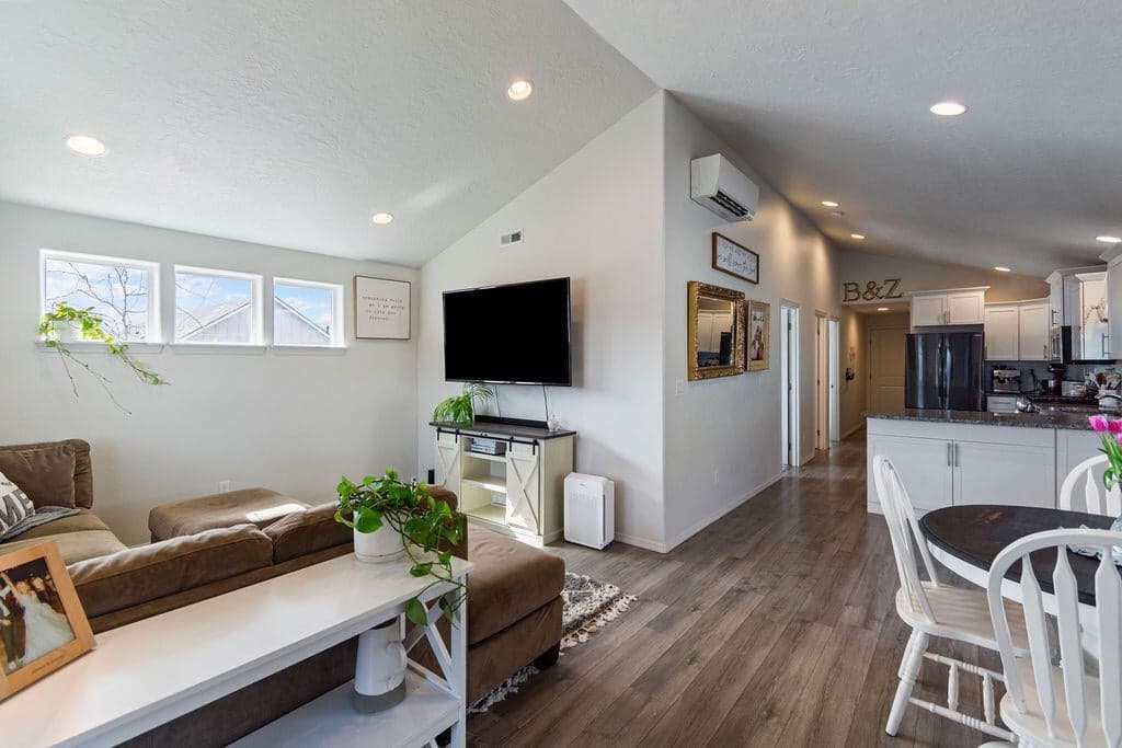 Photo of 3234 9th 4 of 19