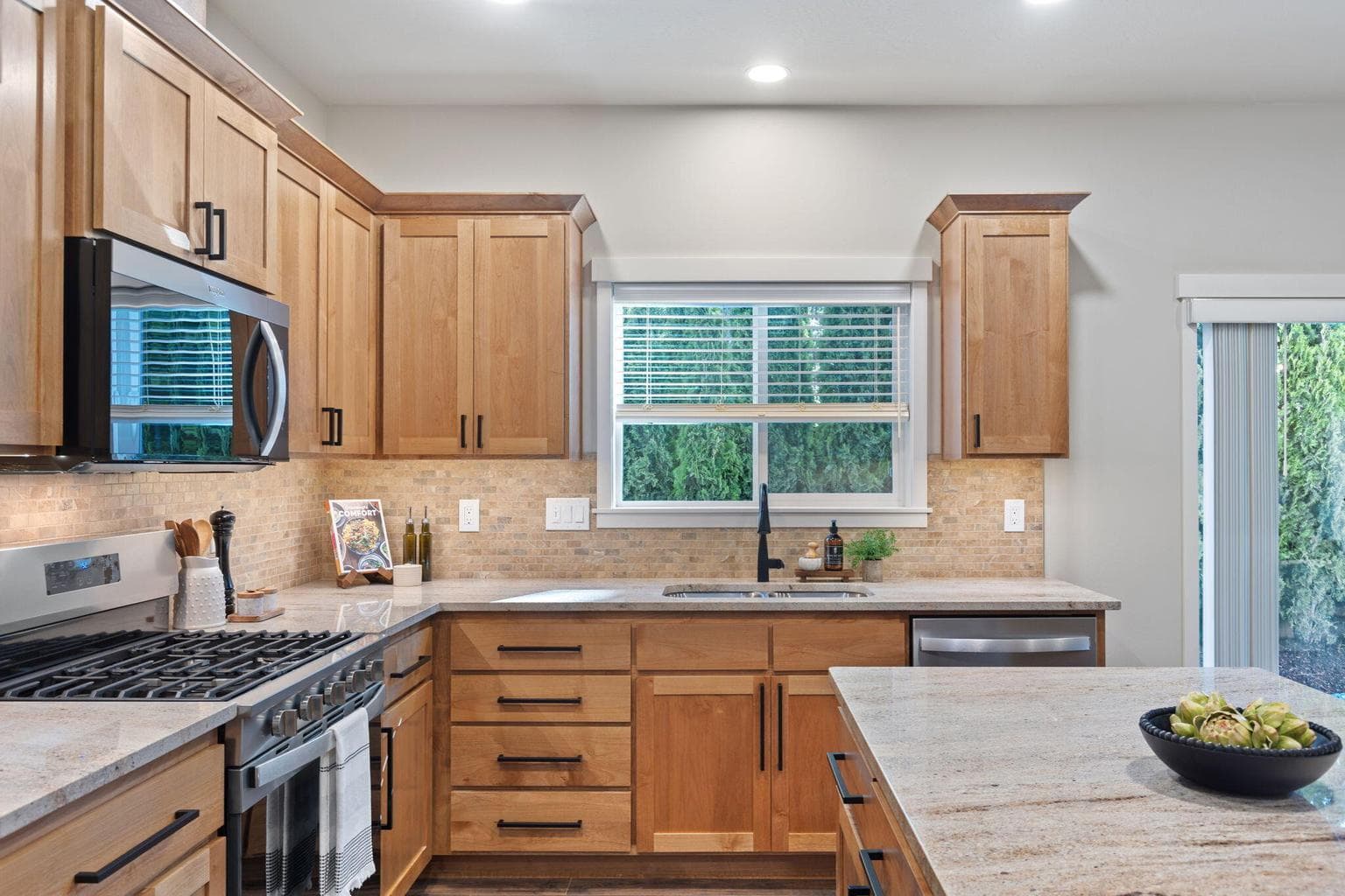 Photo of 2571 Overland 4 of 43