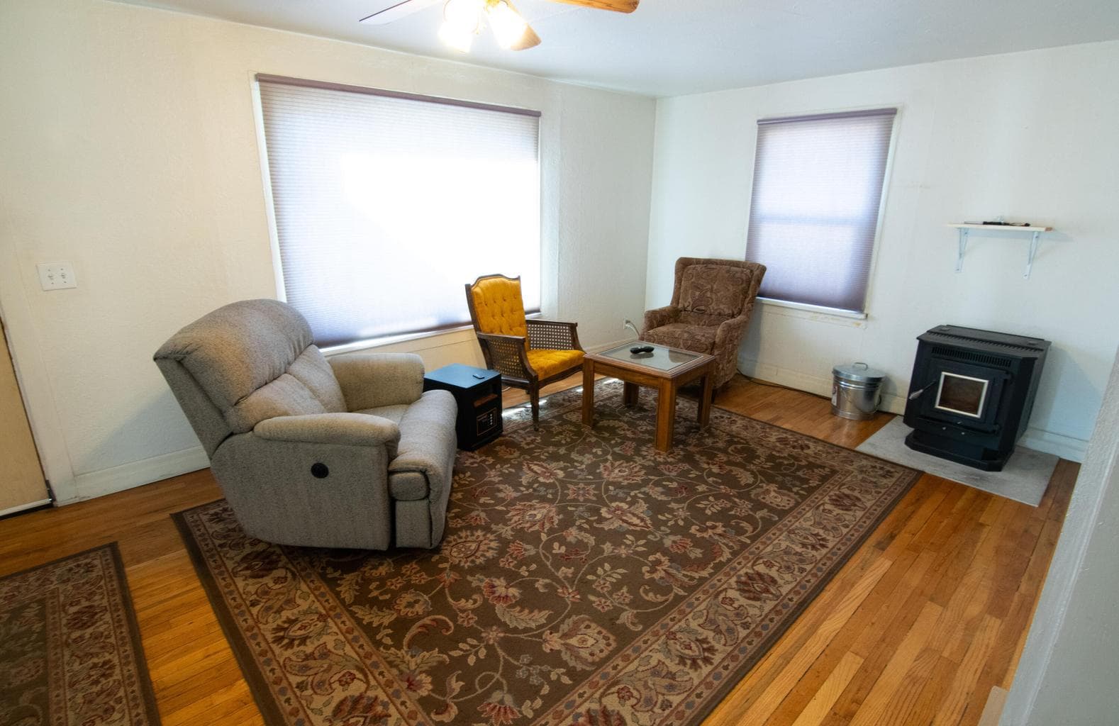 Photo of 398 Court 4 of 29