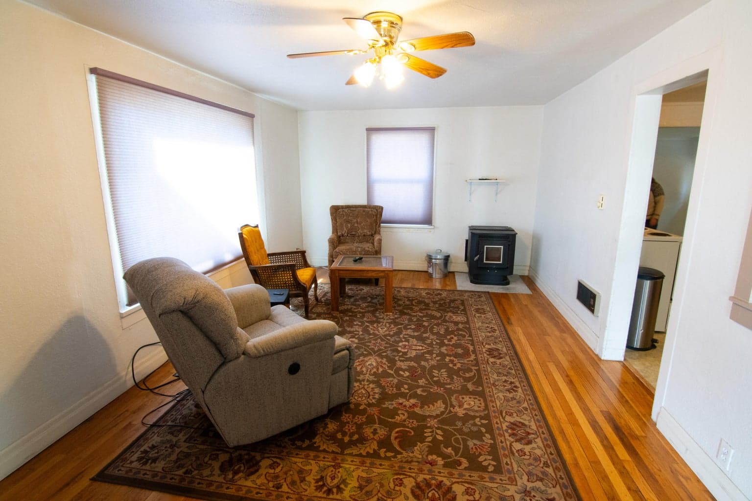 Photo of 398 Court 3 of 29