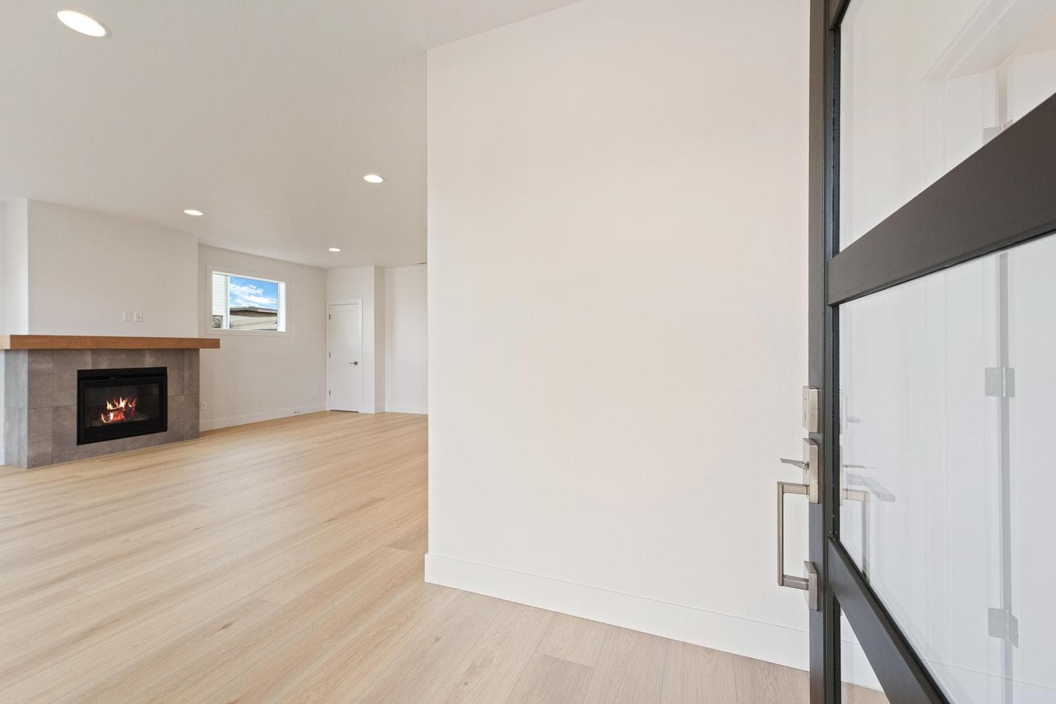 Photo of 21165 Beall 4 of 40