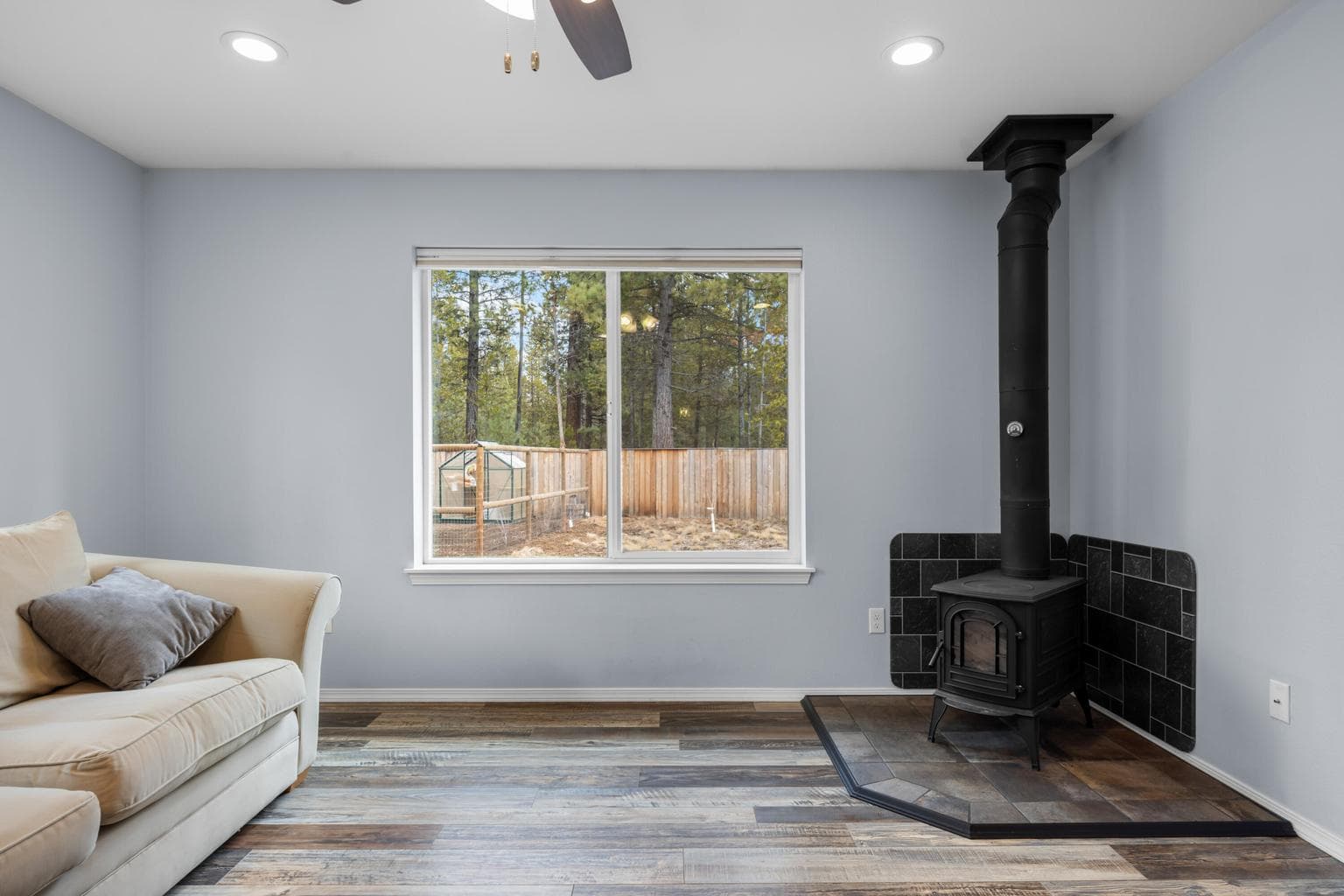 Photo of 17271 Downey 6 of 34