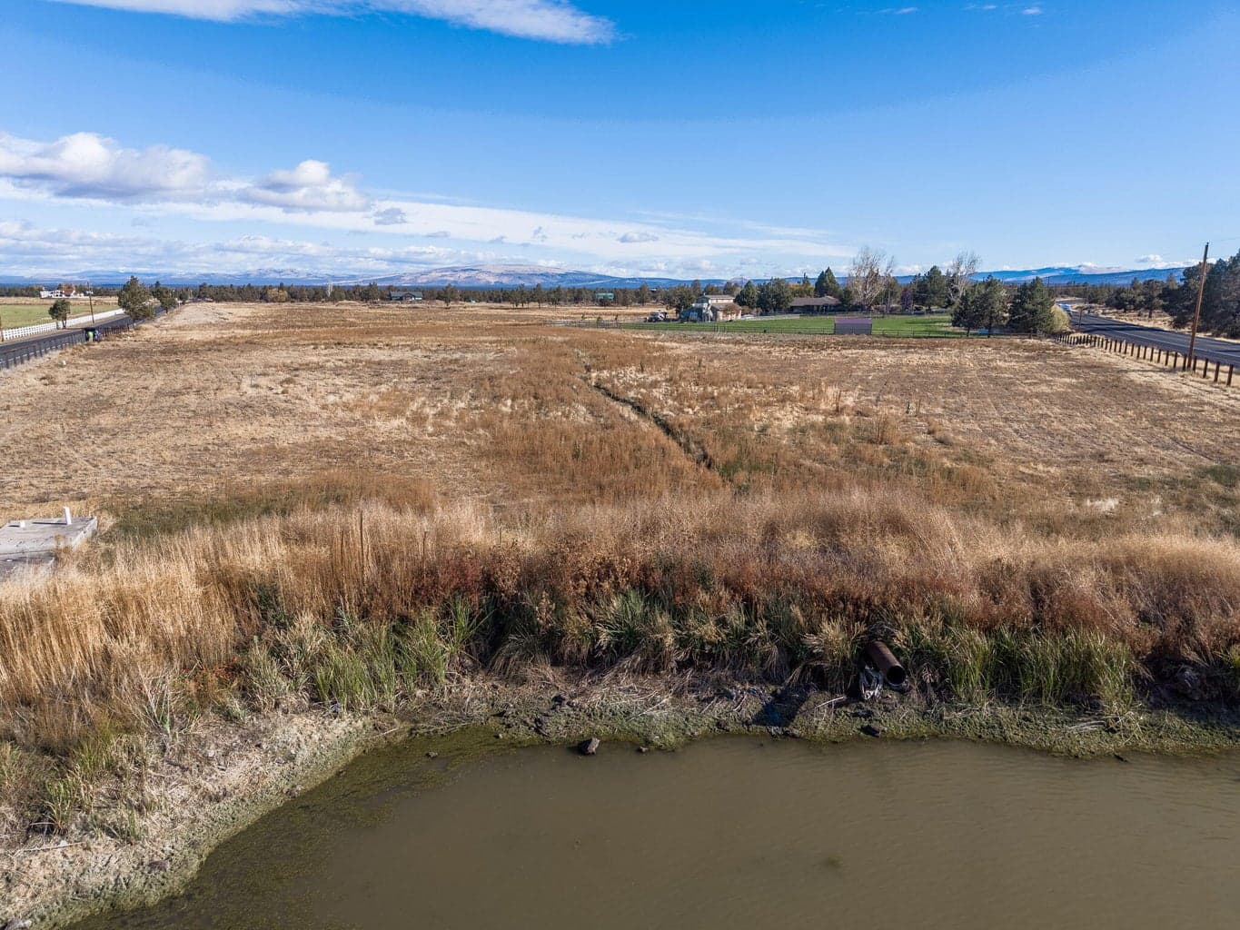 Photo of 23669 Dodds Road 8 of 28