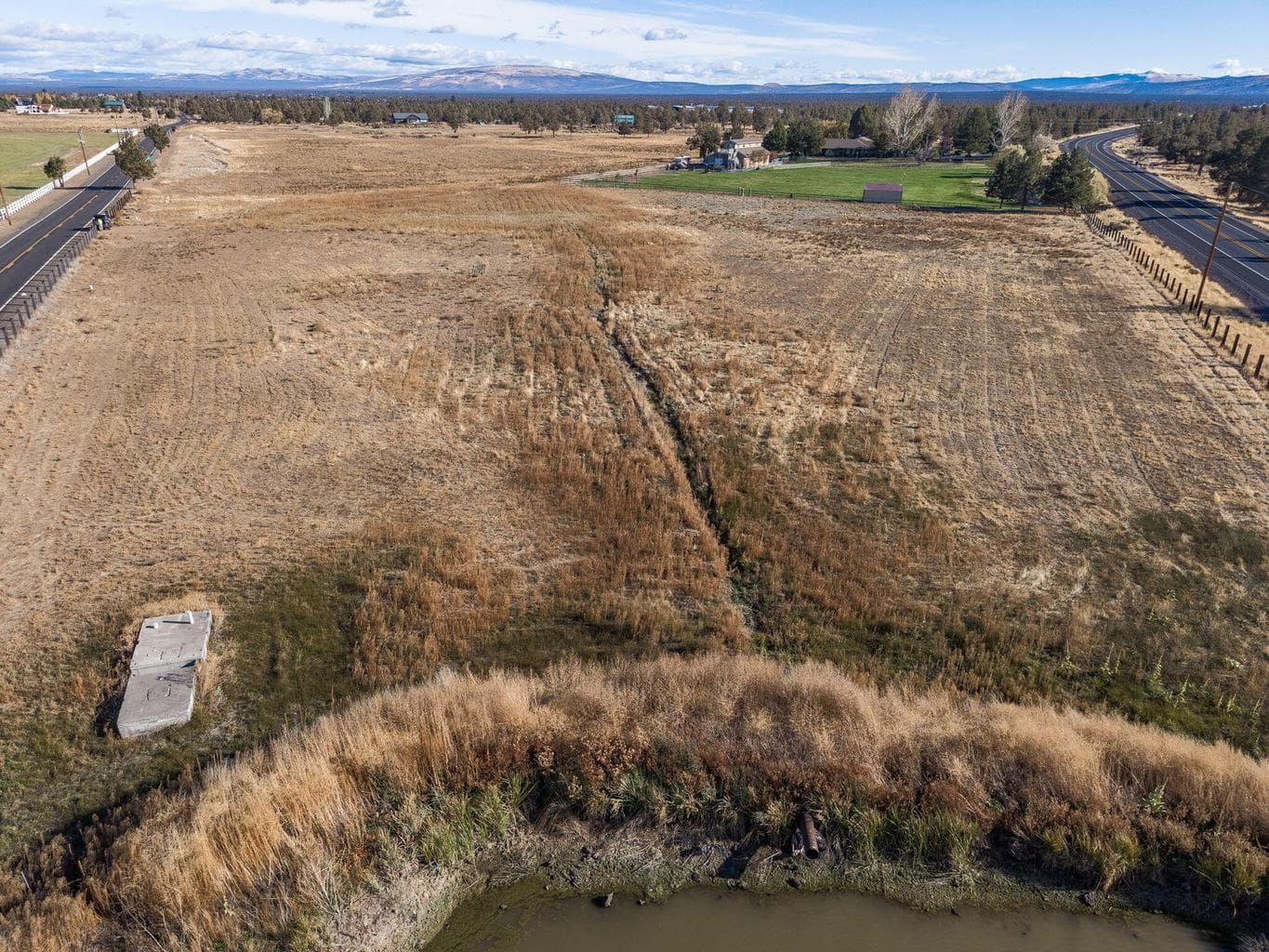 Photo of 23669 Dodds Road 9 of 28