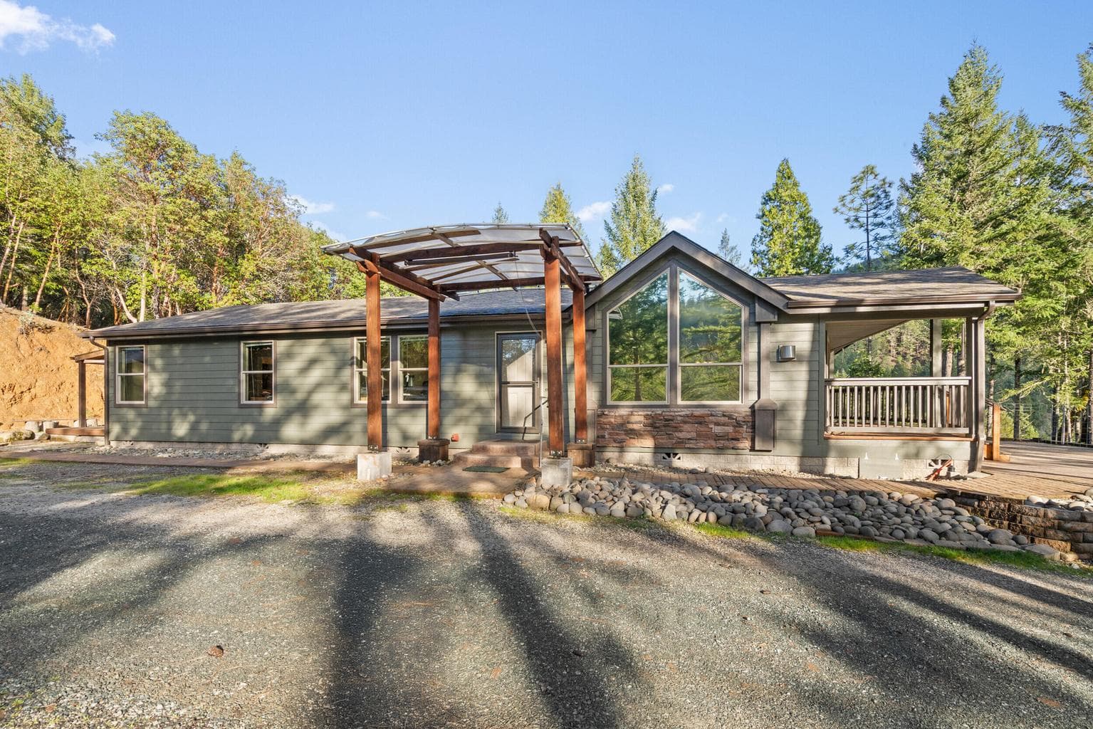Photo of 120 Siskiyou 4 of 63
