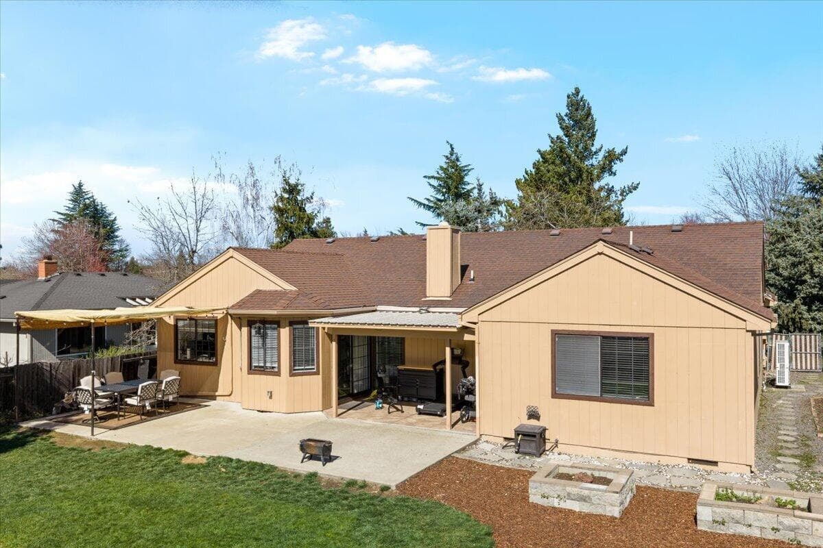 Photo of 3208 Burton 5 of 39