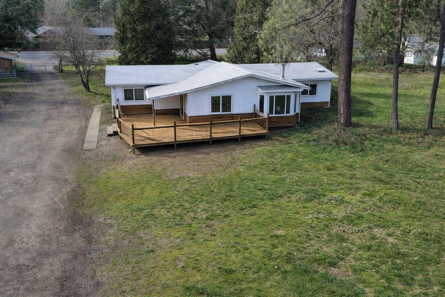 Photo of 1449 Rockydale 3 of 11