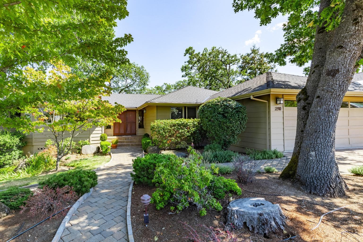 290 Skycrest