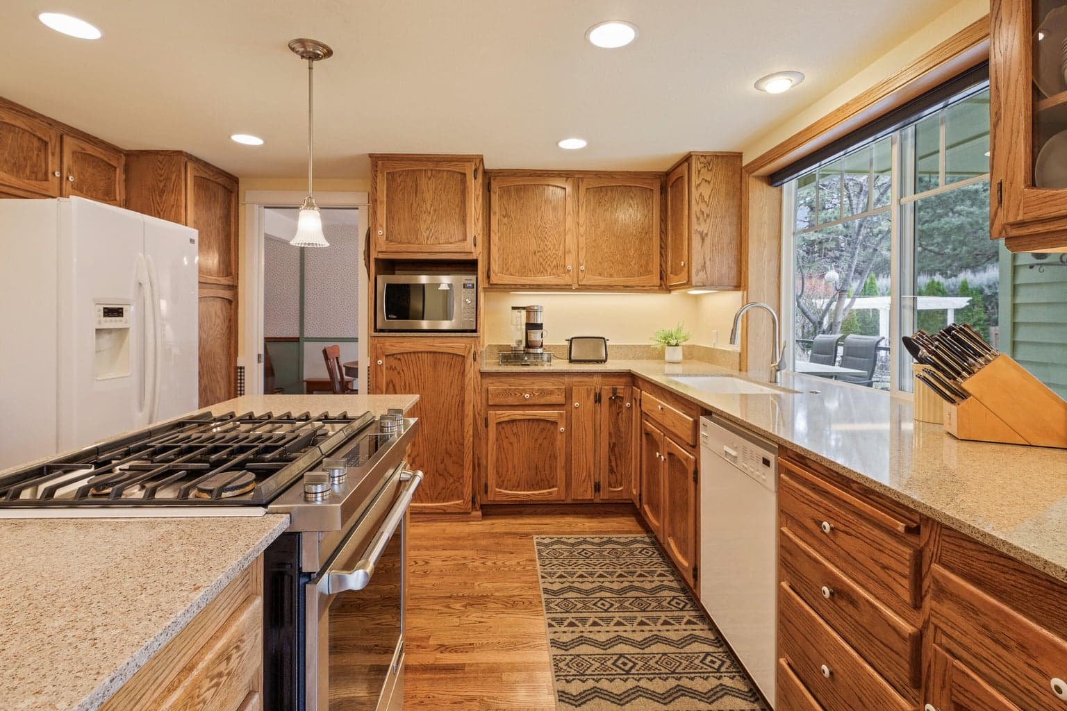 Photo of 61288 King Saul Avenue 6 of 48