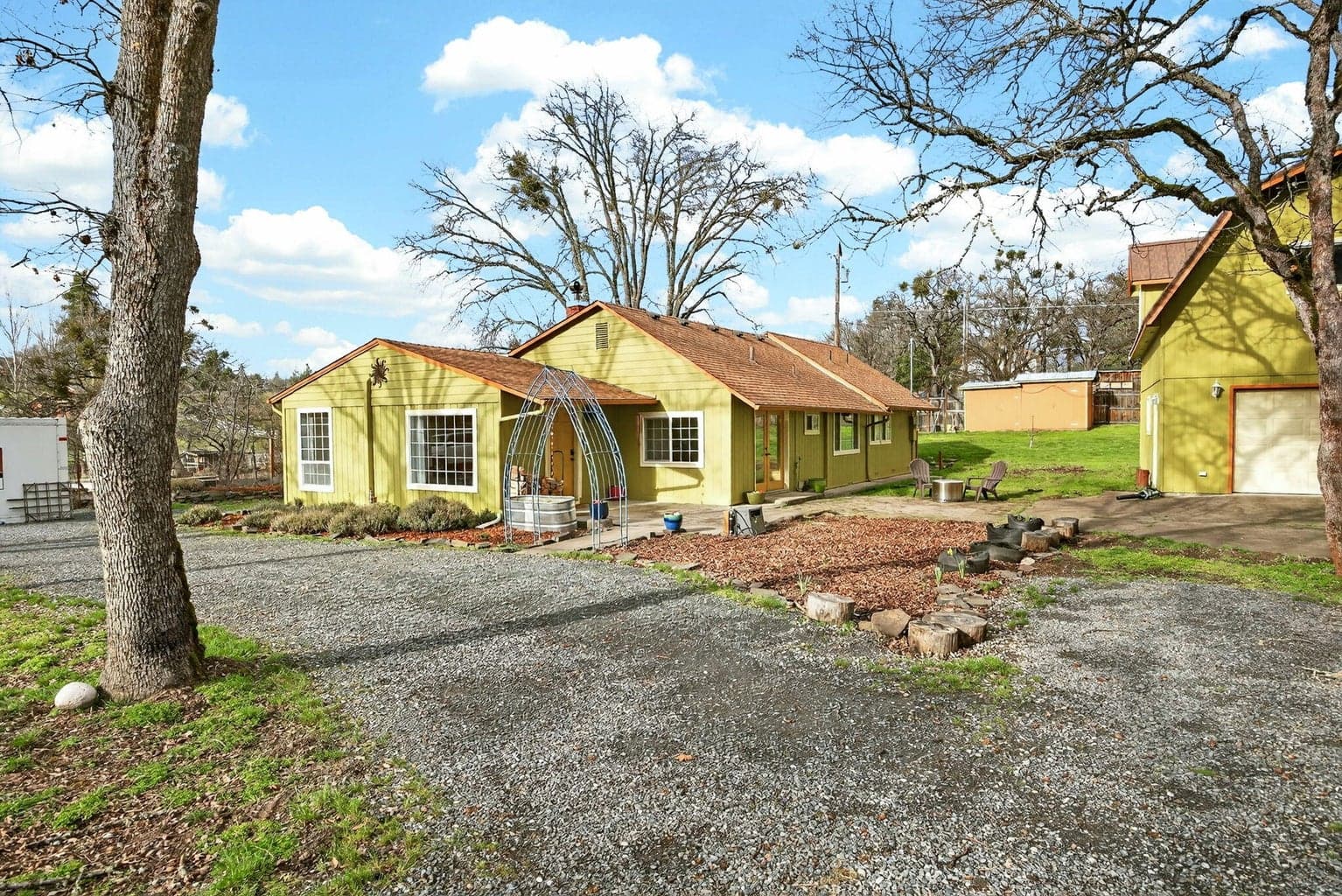 Photo of 51 Sterling Creek 4 of 52