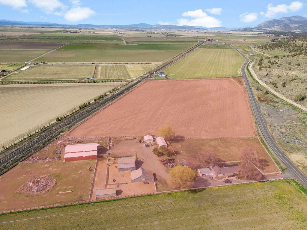 Photo of 22994 Highway 50 3 of 47