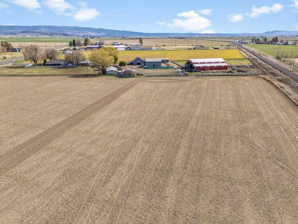 Photo of 22994 Highway 50 5 of 47