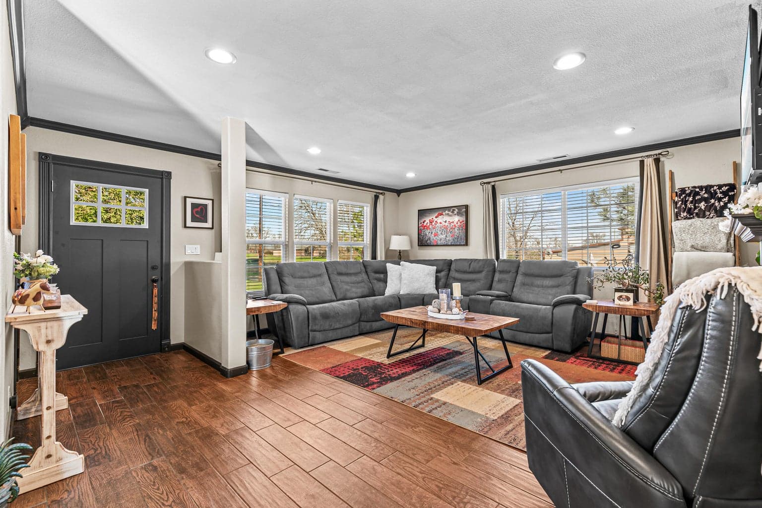Photo of 3985 Calhoun 5 of 30