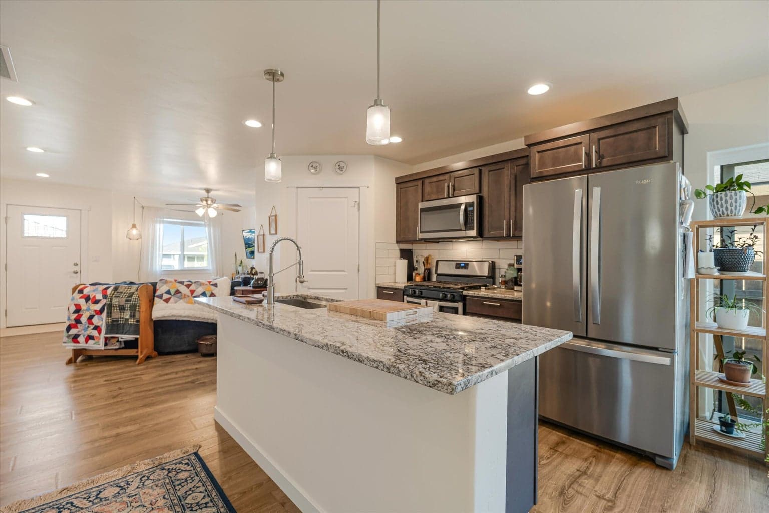 Photo of 963 SE Maliah Avenue 8 of 26